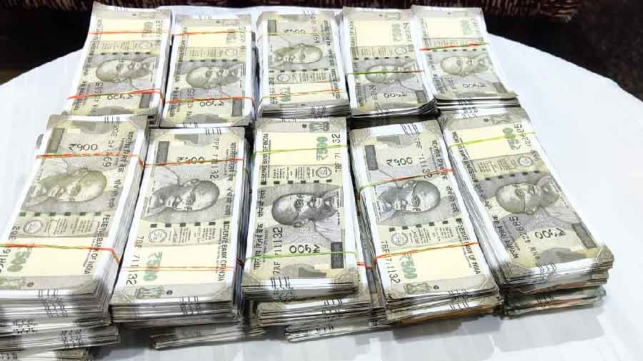 Man held with fake currency worth ₹86,000 in Pampore