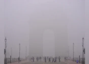 Delhi’s Air Quality Improves Slightly as AQI Drops to 299, Now in ‘Poor’ Category