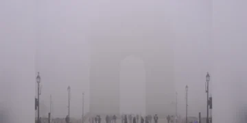 Delhi’s Air Quality Improves Slightly as AQI Drops to 299, Now in ‘Poor’ Category