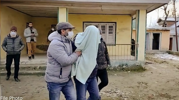 Patwari, Chowkidar Arrested by ACB in Udhampur Bribery Case