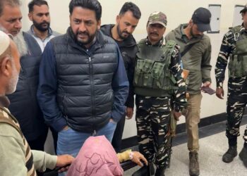 MLA Kupwara raises alarm over ‘mismanaged’ healthcare services