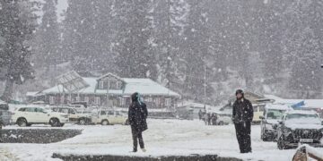 Pahalgam Sees New Year Revival as Tourist Rush Returns After LullPahalgam