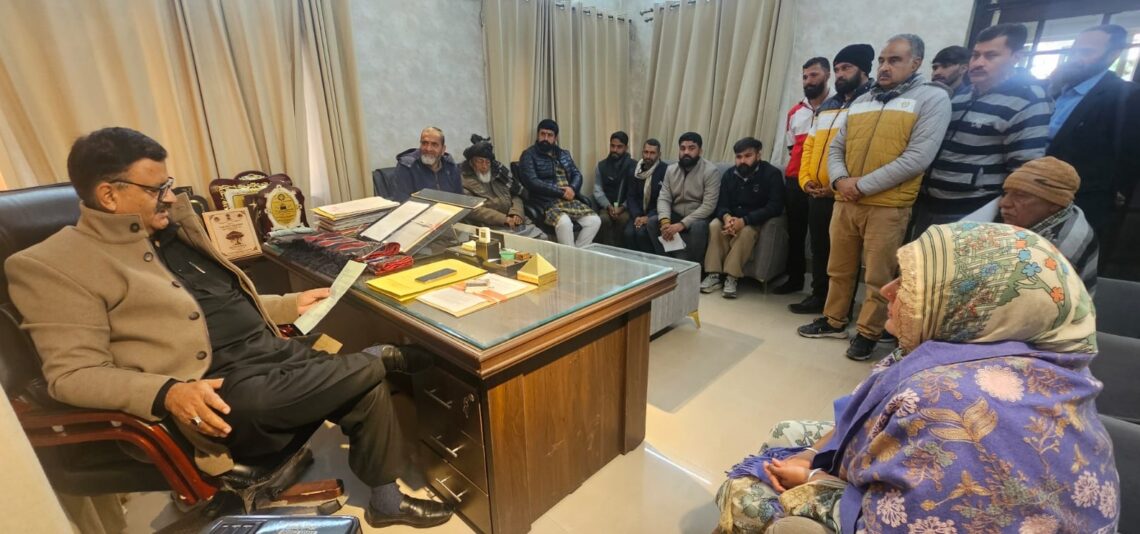 Delegations call on Javed Rana; asks for time bound resolution of public grievances