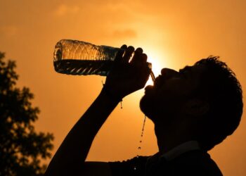 Heatwave: Doctors advise staying hydrated, avoiding outdoor activity during peak hours.