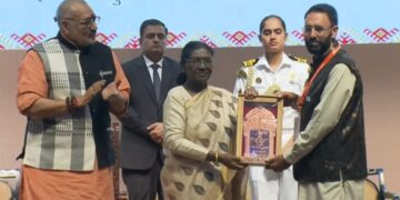 Kanihama Master Weavers Win National Handloom Award for Kani Shawl