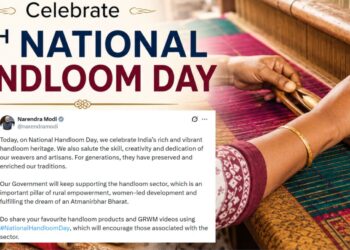 PM Modi, LG Manoj Sinha Extend Greetings on National Handloom Day